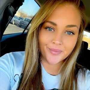 Meet your Posher, April